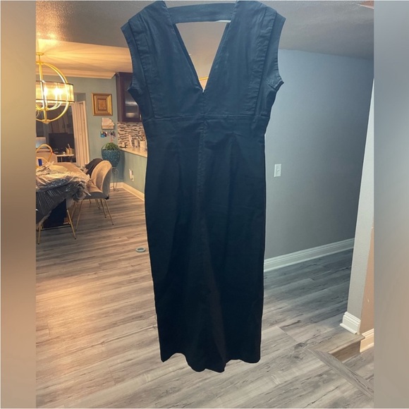 Beautifully flattering and sexy summer dress from anthropologie - Picture 2 of 8